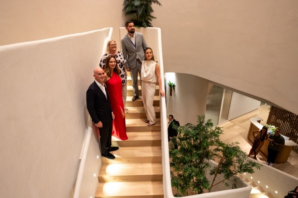 El acto de inauguración de la Clínica Tambre de Alicante, en imágenes 