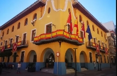 La alcaldesa de Alcantarilla se adelanta al 12 de octubre y anima a los vecinos a colocar banderas de España en sus balcones