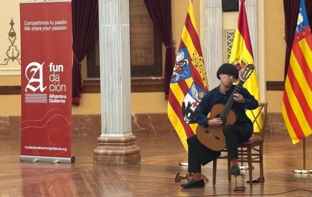 Así es Alhambra Guitarras: 60 años de música artesana internacional desde Muro