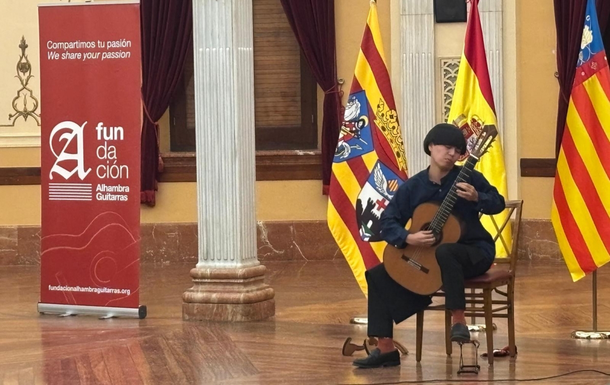 Así es Alhambra Guitarras: 60 años de música artesana internacional desde Muro