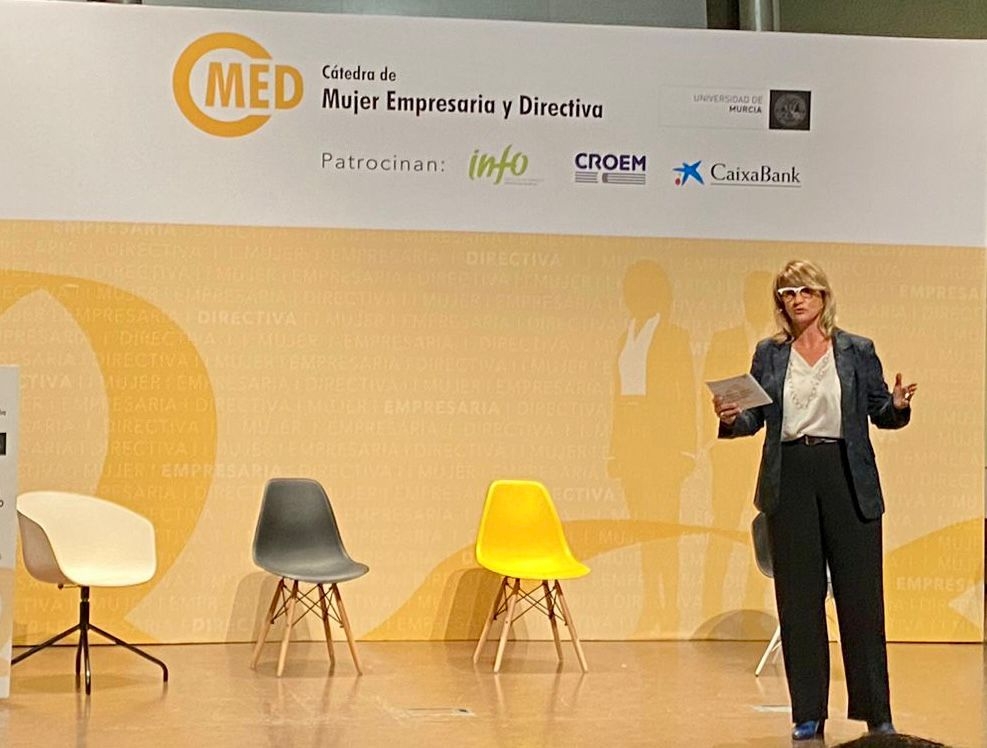 La Cátedra Mujer Empresaria y Directiva impulsa la investigación universitaria sobre liderazgo femenino con los III Premios a los mejores TFG y TFM