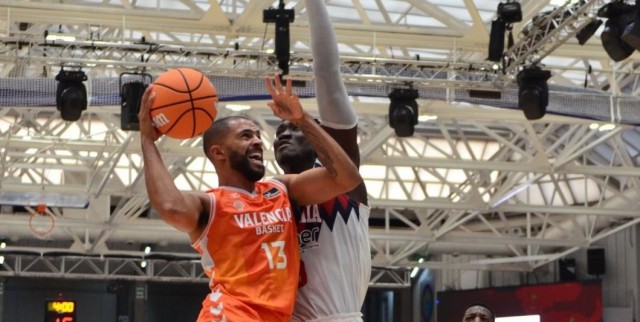 Valencia Basket no da opción a Baskonia y avanza a la final en Pontevedra