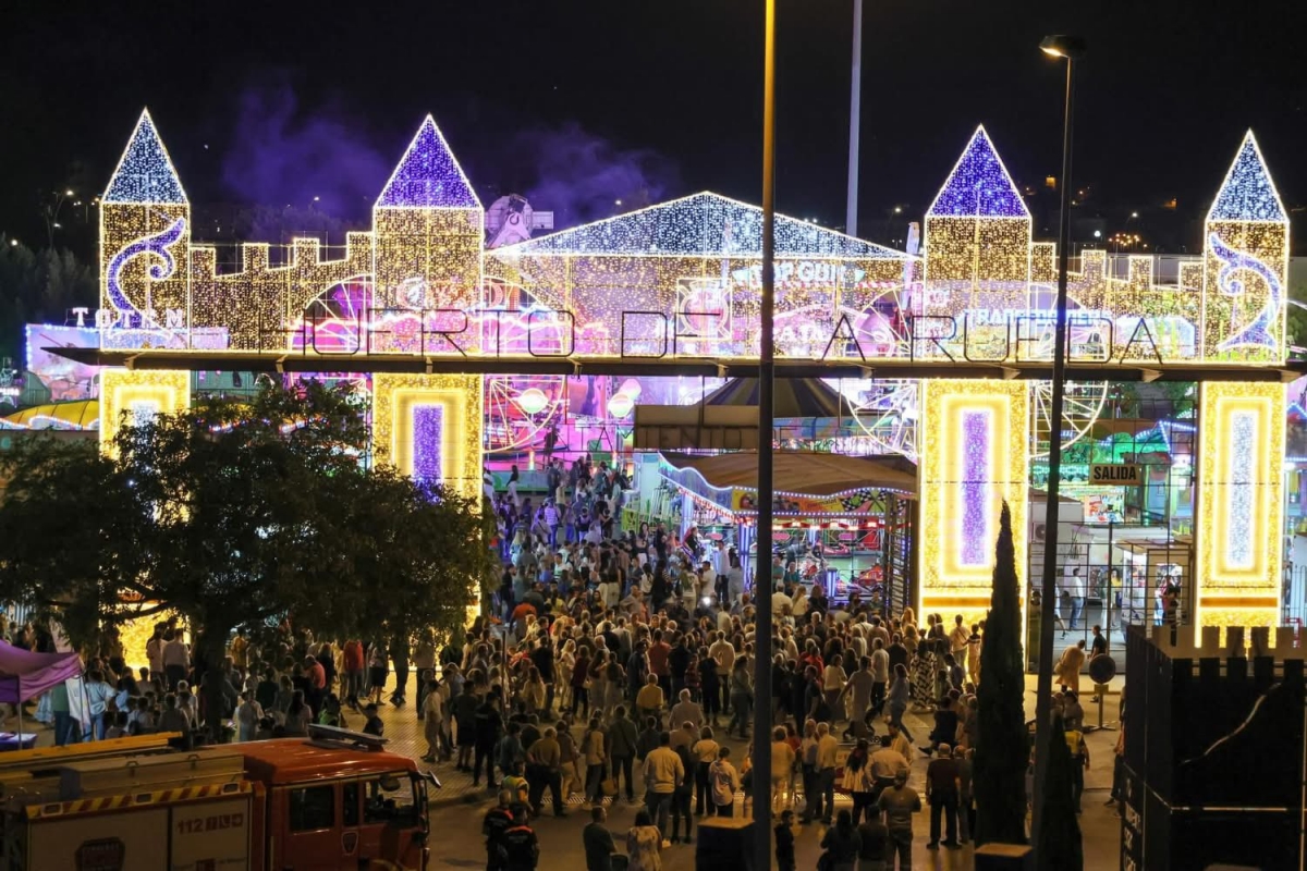 Así es la Feria de Lorca para los más pequeños: ludoteca, talleres, castillos hinchables, cuentacuentos, atracciones y espectáculos
