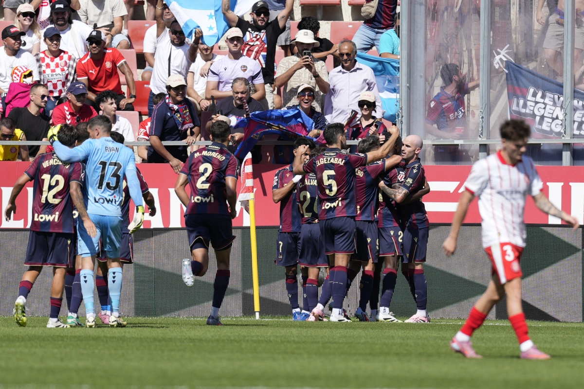 El Levante UD se divierte con una goleada en Montilivi
