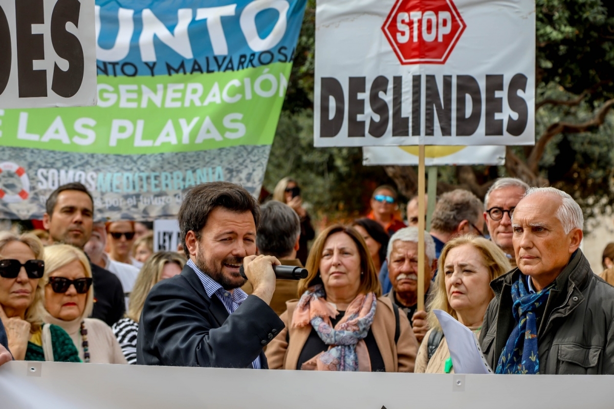 Marc García Manzana, director general de la Generalitat, en la manifestación de Dénia. 