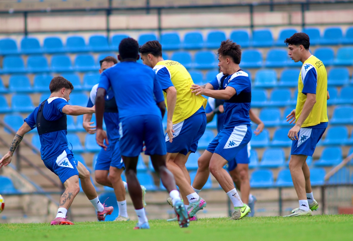 Los jugadores del Hércules CF durante un entrenamiento esta semana - Foto: PLAZA