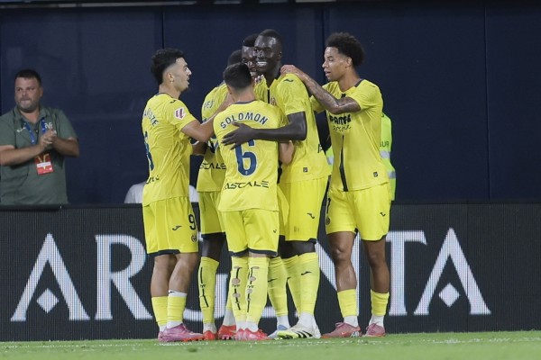 El Villarreal remonta ante un Osasuna en inferioridad