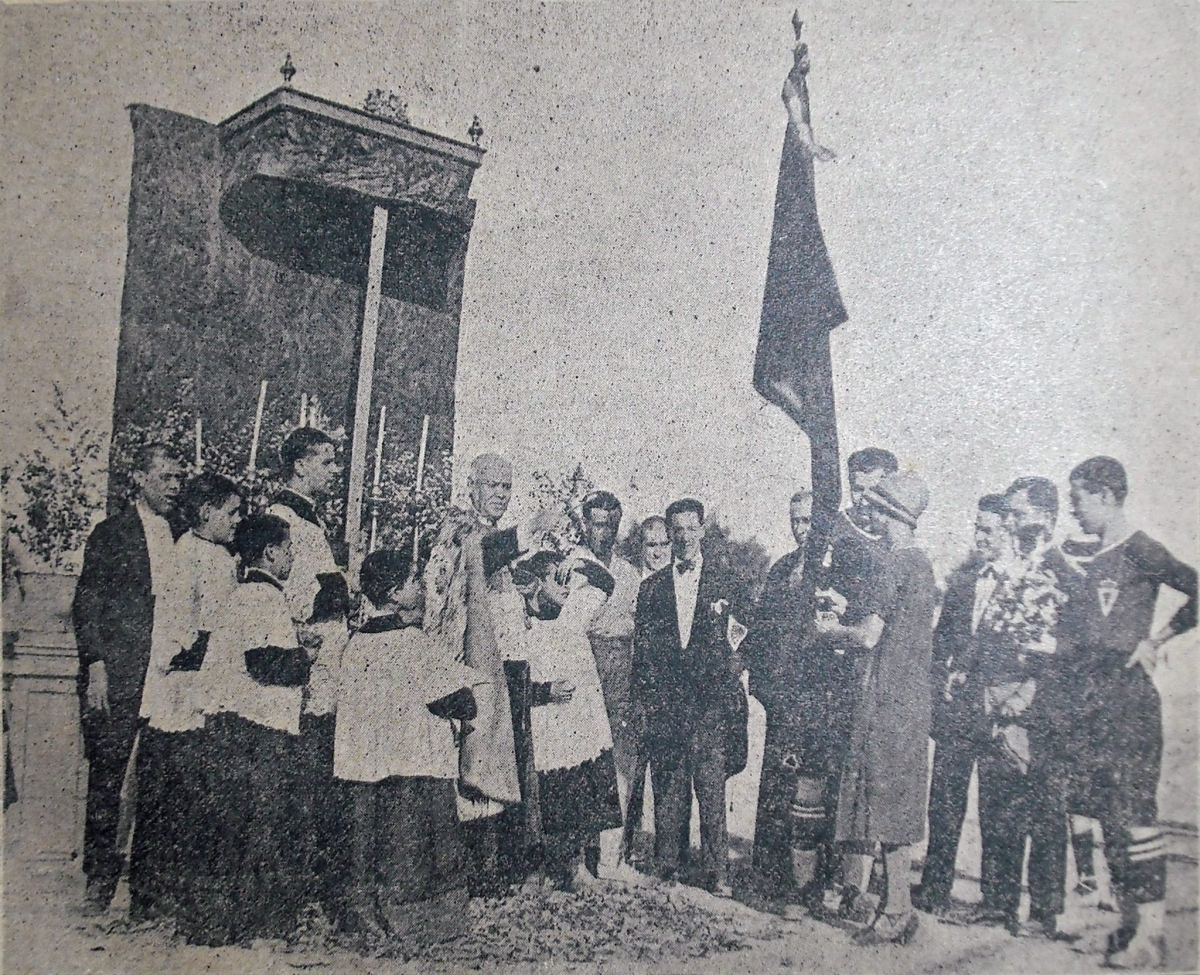 El Murcia conmemora el centenario de la bendición de su primera bandera