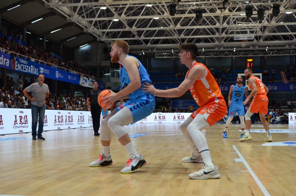 Cierre a la pretemporada de Valencia Basket con triunfo ante Río Breogán (78-101)