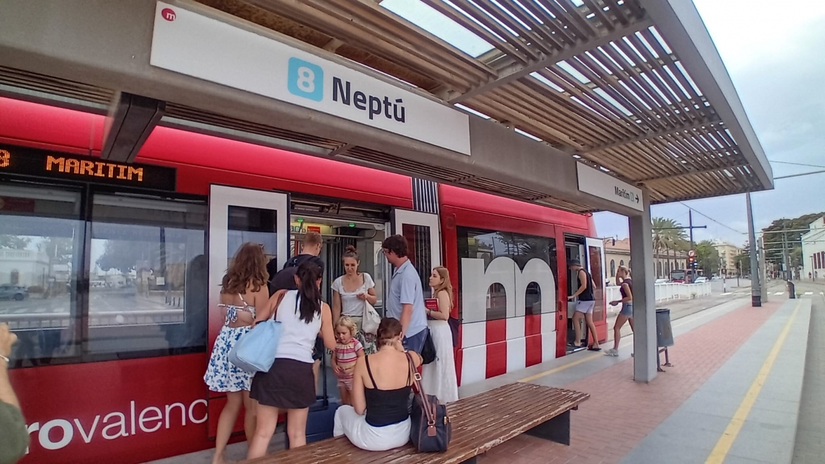 Una de las paradas de la red de Metrovalencia.