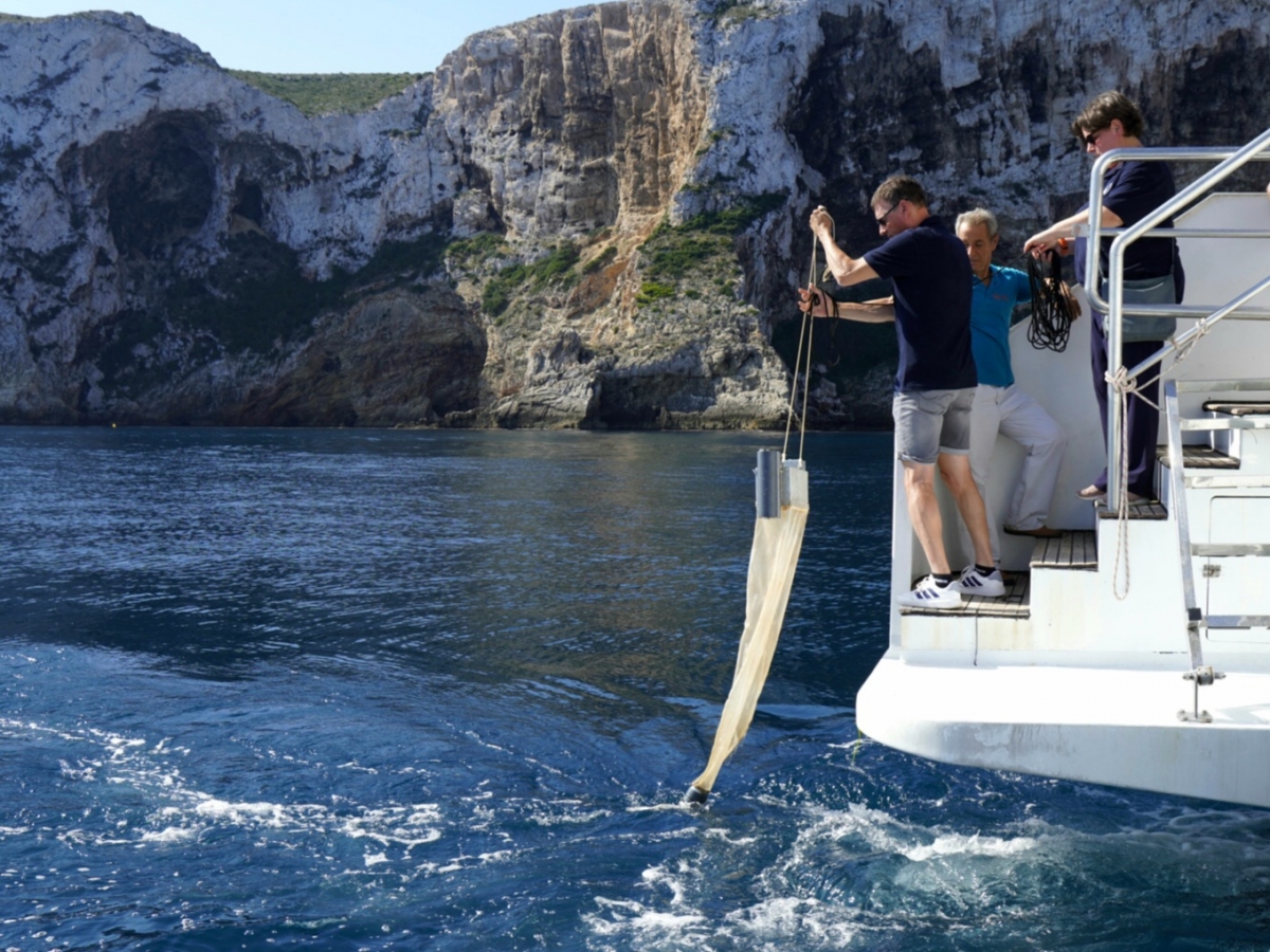 Xàbia acoge una jornada de sostenibilidad marina para el monitoreo de microplásticos