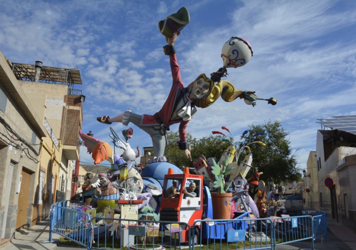 Un monumento fallero, en Elda