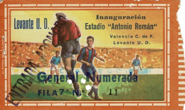 El Ciutat celebra su 55 aniversario con una exposición en el palco

