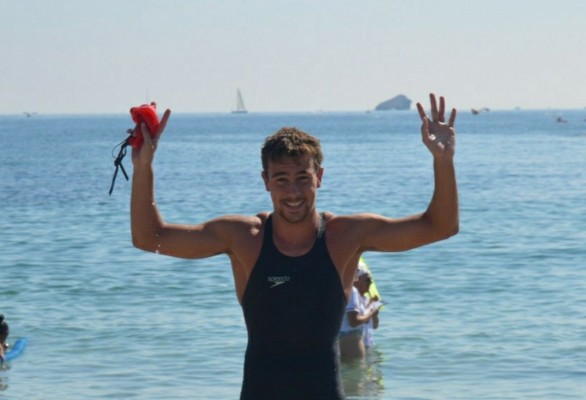 Alberto Martínez se retira ganando la XXXII Travesía a Nado del Puerto de Cartagena