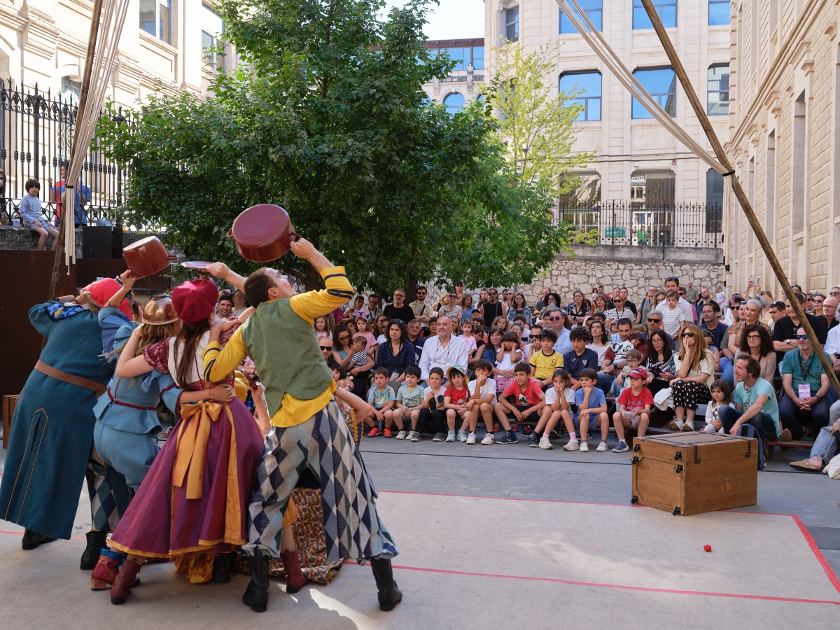 Les arts escèniques valencianes alerten del dany al sector per la falta de suport de la Generalitat a la Mostra de Teatre d'Alcoi
