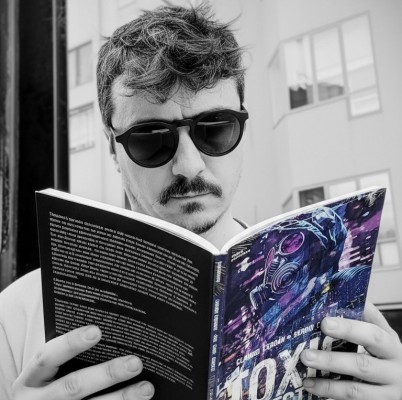 El cómic 'Toxic Detective', del autor yeclano Claudio Cerdán, vuelve a las librerías lleno de color tras publicarse en Argentina y EEUU