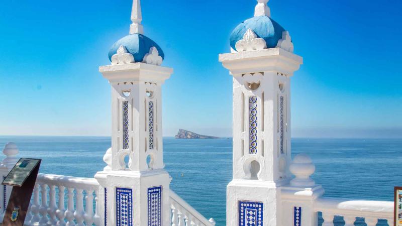 La lluvia no empaña la ocupación hotelera de octubre en Benidorm y mantiene registros de 2024