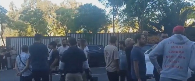 Colas en el Rico Pérez para adquirir las entradas del partido ante el Castilla
