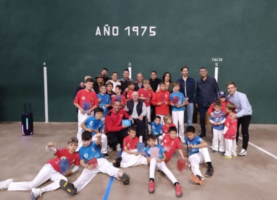 Moncofa fomenta el gusto de los pequeños por la pilota con su 4ª edición de la Escola de Pilota