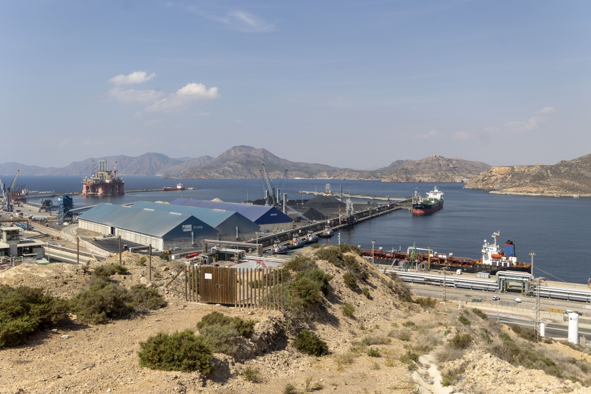 El Puerto de Cartagena asegura más de 650.000 toneladas anuales con las concesiones de dos parcelas en Escombreras a Ership y Bunge Ibérica