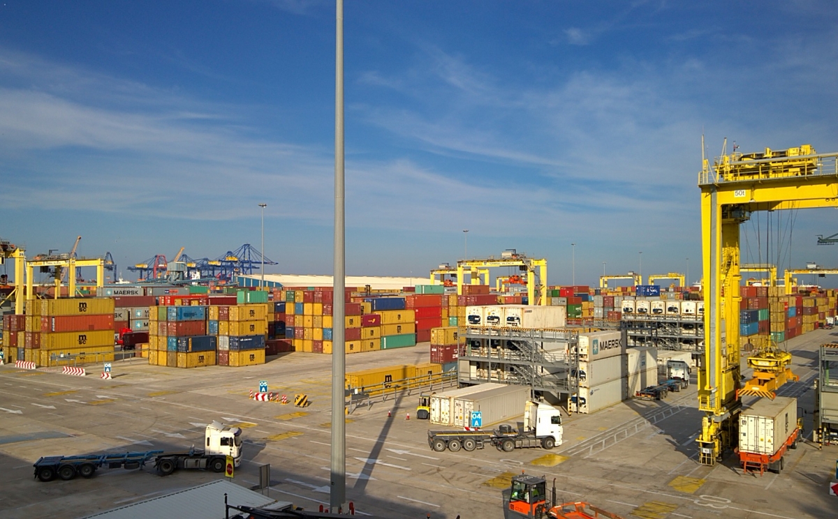 Valenciaport exporta azulejos españoles a 359 puertos de todo el mundo y moviliza 80.624 contenedores