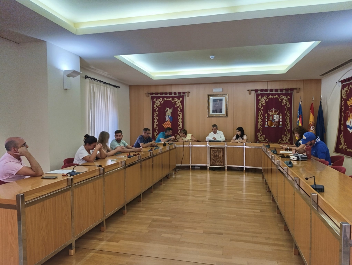 Aspe destina 75.000 euros a los colegios e institutos para material y climatización de aulas