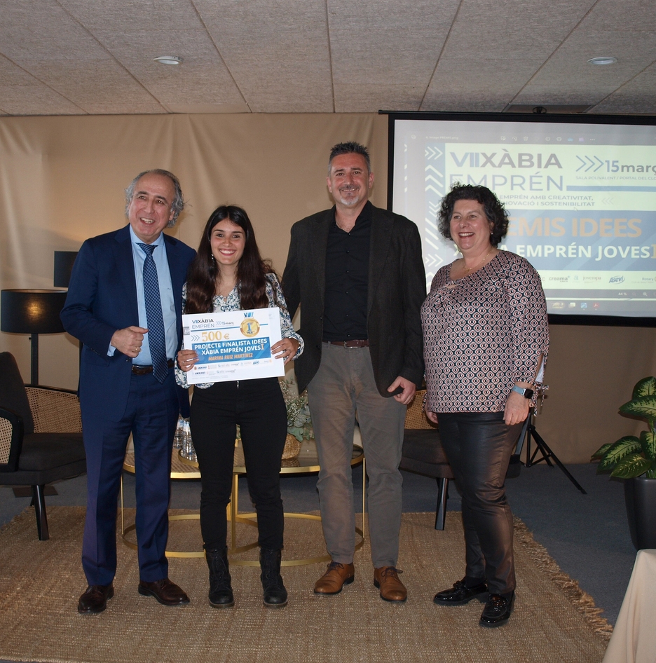 Imagen de Xàbia Emprén Jove en 2024, con Duró, Marina Ruiz, Cardona y Donderis.