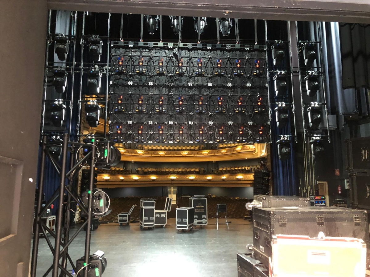 Perspectiva del Teatro Principal de Alicante, desde la parte posterior de su escenario.