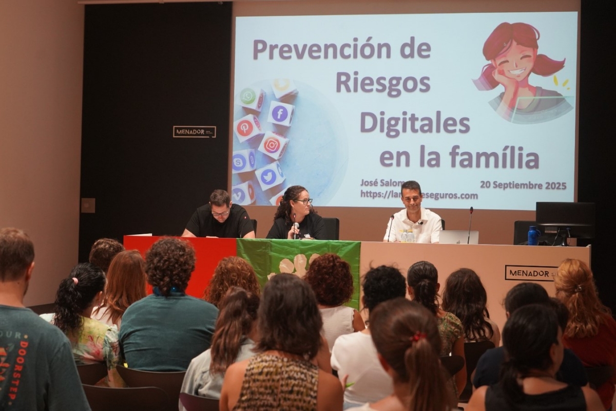 La Fampa Castelló Penyagolosa promou la prevenció de riscos digitals a les famílies amb una formació