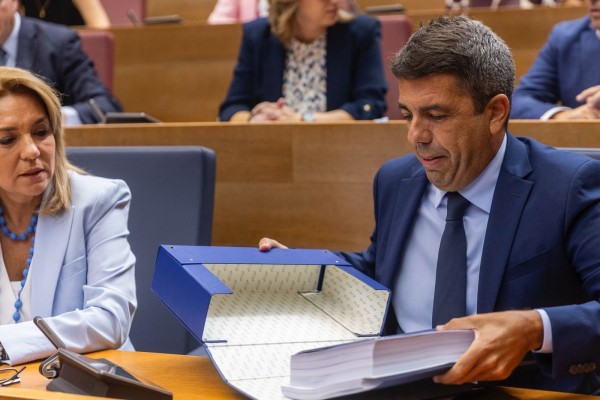 El plumero de Mazón