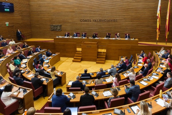 Mazón avanza un nuevo decreto de simplificación, una nueva ley del suelo y la tercera fase de la reforma fiscal