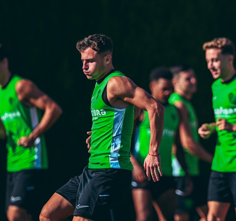 Germán Valera, futbolista del Elche CF - Foto: PLAZA