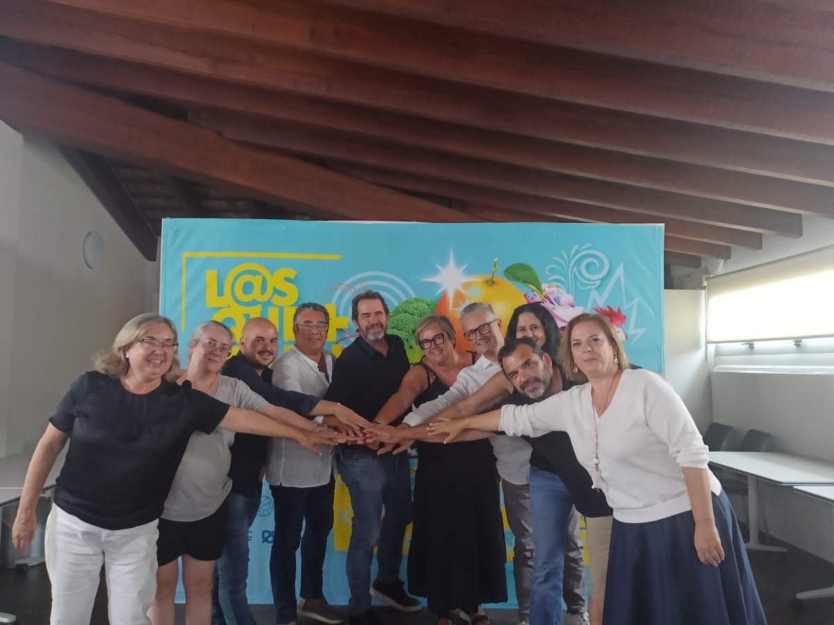 Nueva junta directiva de Confecomercats. - Foto: CONFEMERCATS