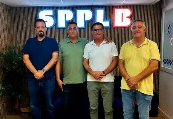 Los sindicatos FESEP y SPPLB piden a la Generalitat que los policías locales interinos puedan portar armas 