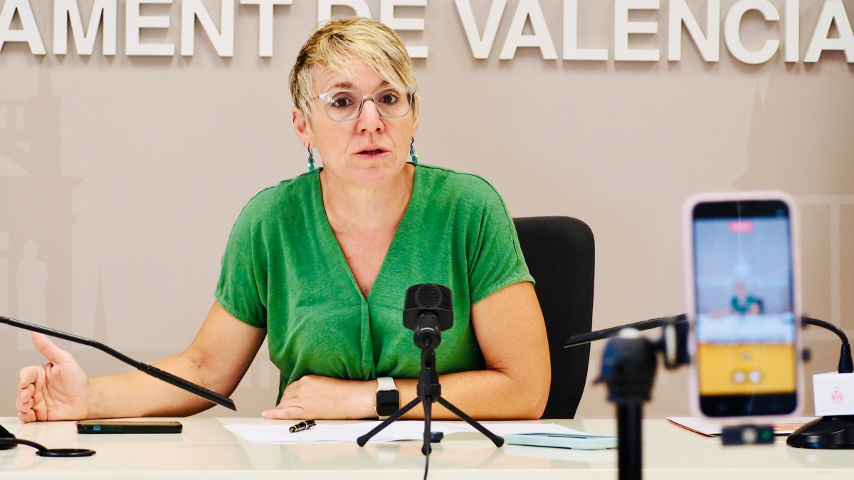 Compromís alega contra licencias 'exprés' para pisos turísticos y pide que los vecinos de los edificios decidan