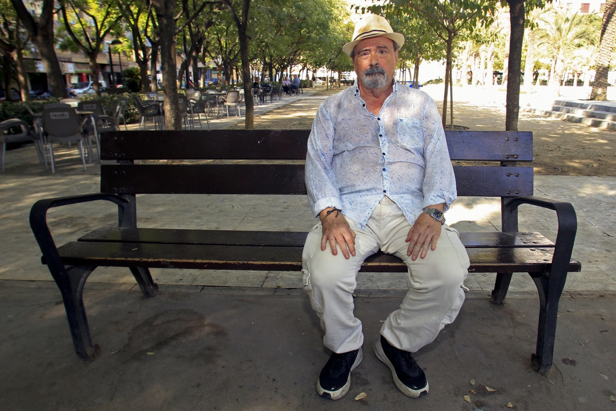 Un jubilado de Alicante pierde todos sus ahorros víctima de una 'estafa del amor' creada por IA