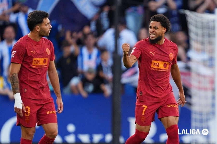 Las notas del RCD Espanyol 2-2 Valencia CF: El Valencia CF 'pica' con sus 'Cobras'