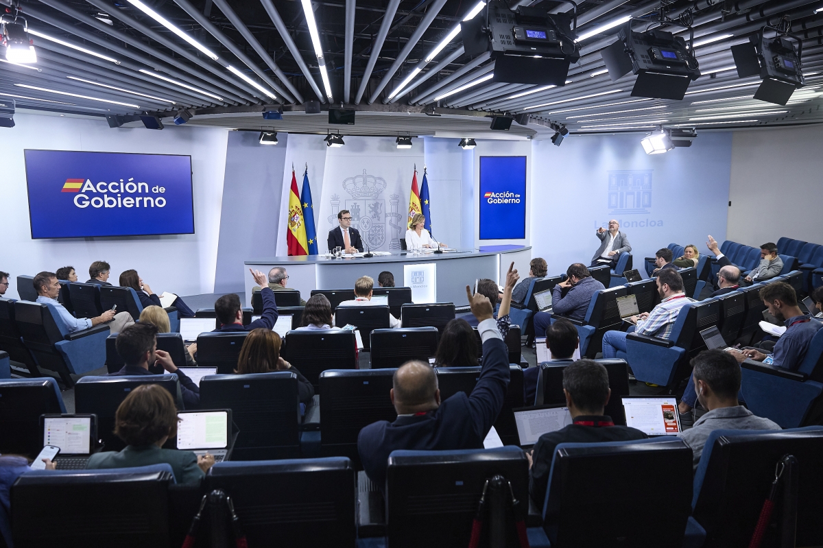 El Gobierno aprueba los préstamos Airbus e Indra para ejecutar los programas de modernización de Defensa