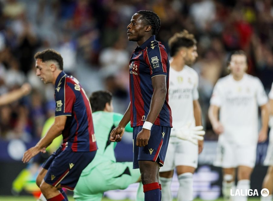Las notas del Levante UD 1-4 Real Madrid: Etta Eyong vuelve mojar en una noche dura