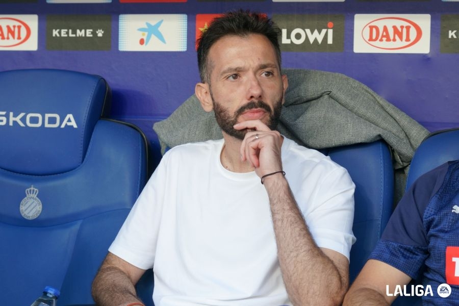 El Valencia de Corberán repite el balance: 8 puntos de 18 ante los mismos rivales