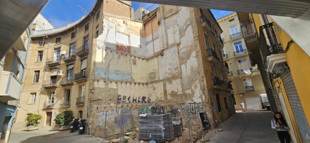 Amics del Carme retoma las visitas guiadas a los solares vacíos de Ciutat Vella