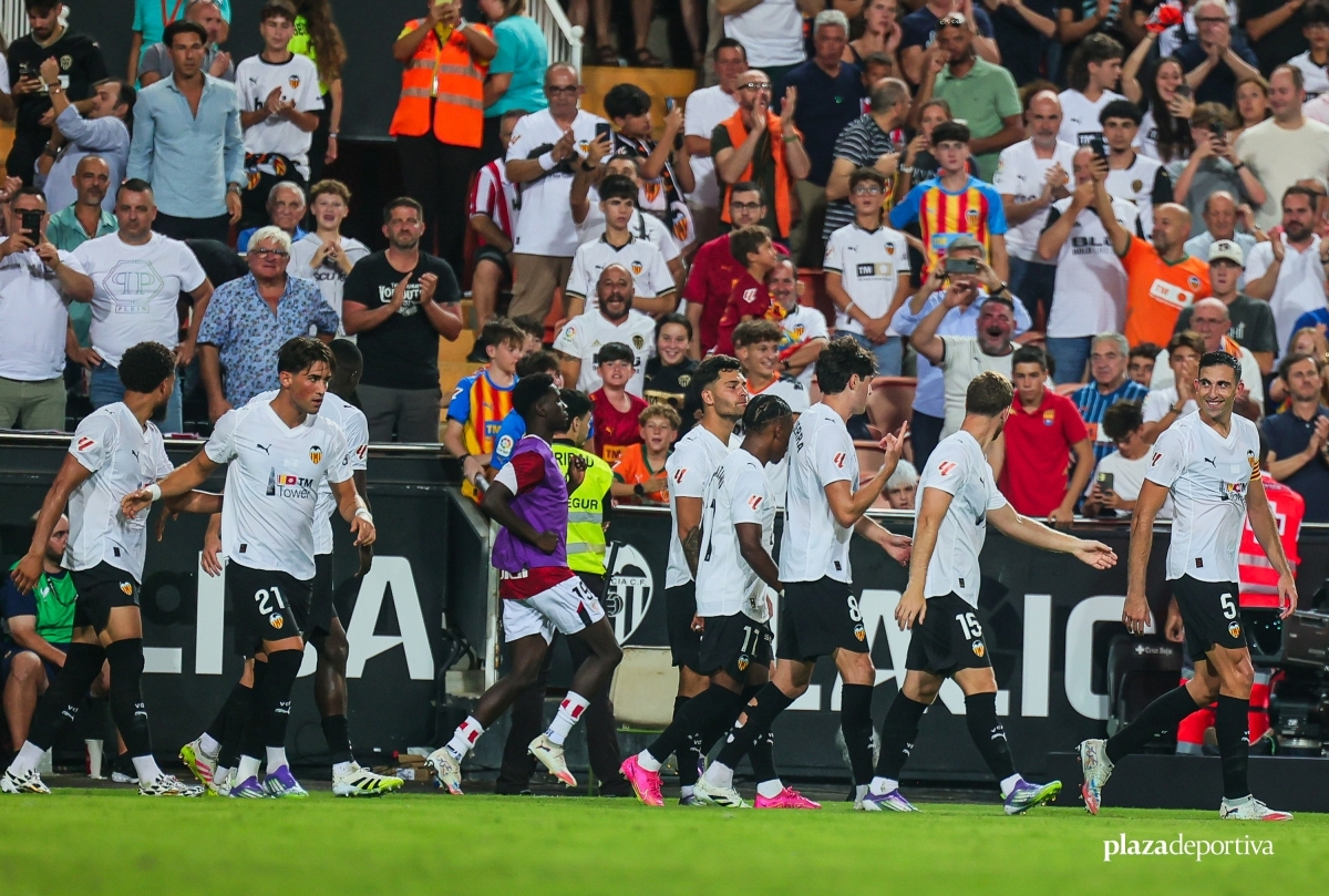 El Valencia ganó en 27 de las 38 visitas del Oviedo y solo perdió en tres