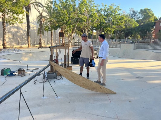 El skate 'crea' escuela en San Javier con la ampliación del parque Almansa