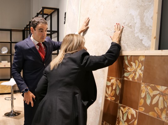 Los esmaltes prevén una caída del negocio del 6% pero constatan interés en 