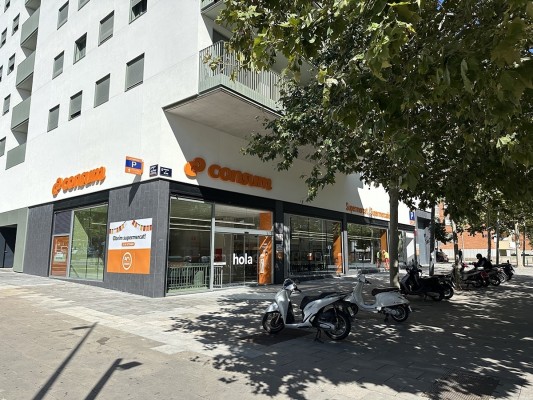 Consum cierra este lunes 182 supermercados en Valencia por la alerta roja por lluvias