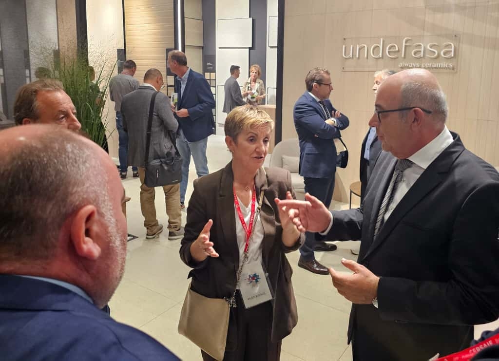 La consellera Marián Cano en la feria internacional de cerámica Cersaie. - La consellera Marián Cano en la feria internacional de cerámica Cersaie.