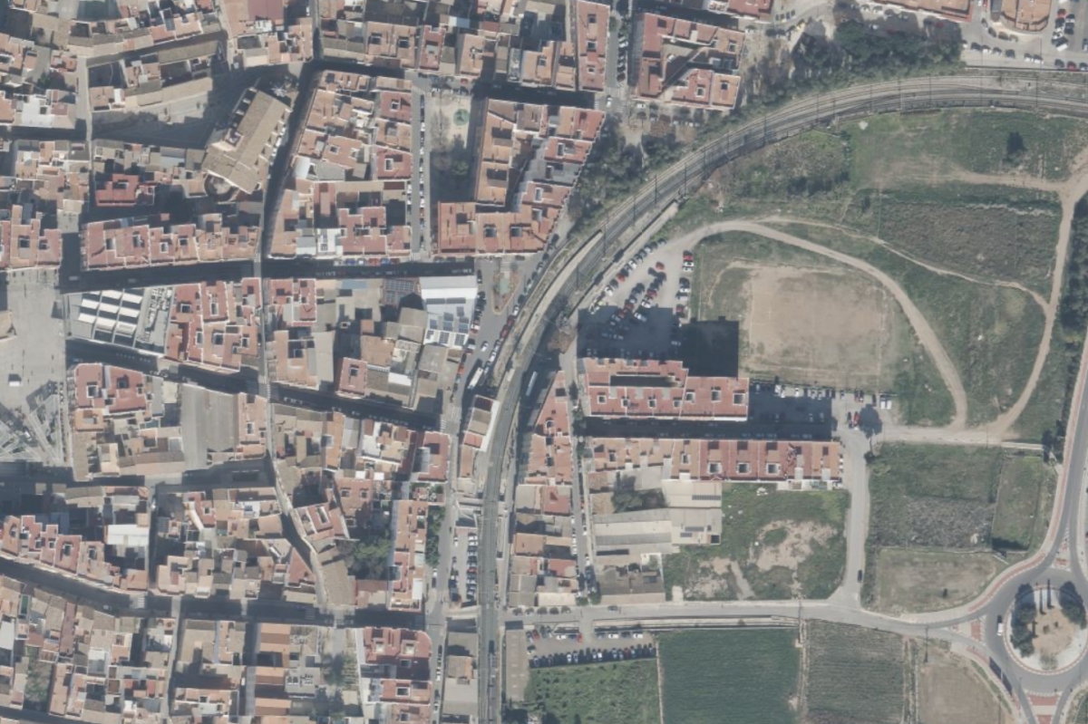 Ubicación y trazado actual de la estación de Torrent.