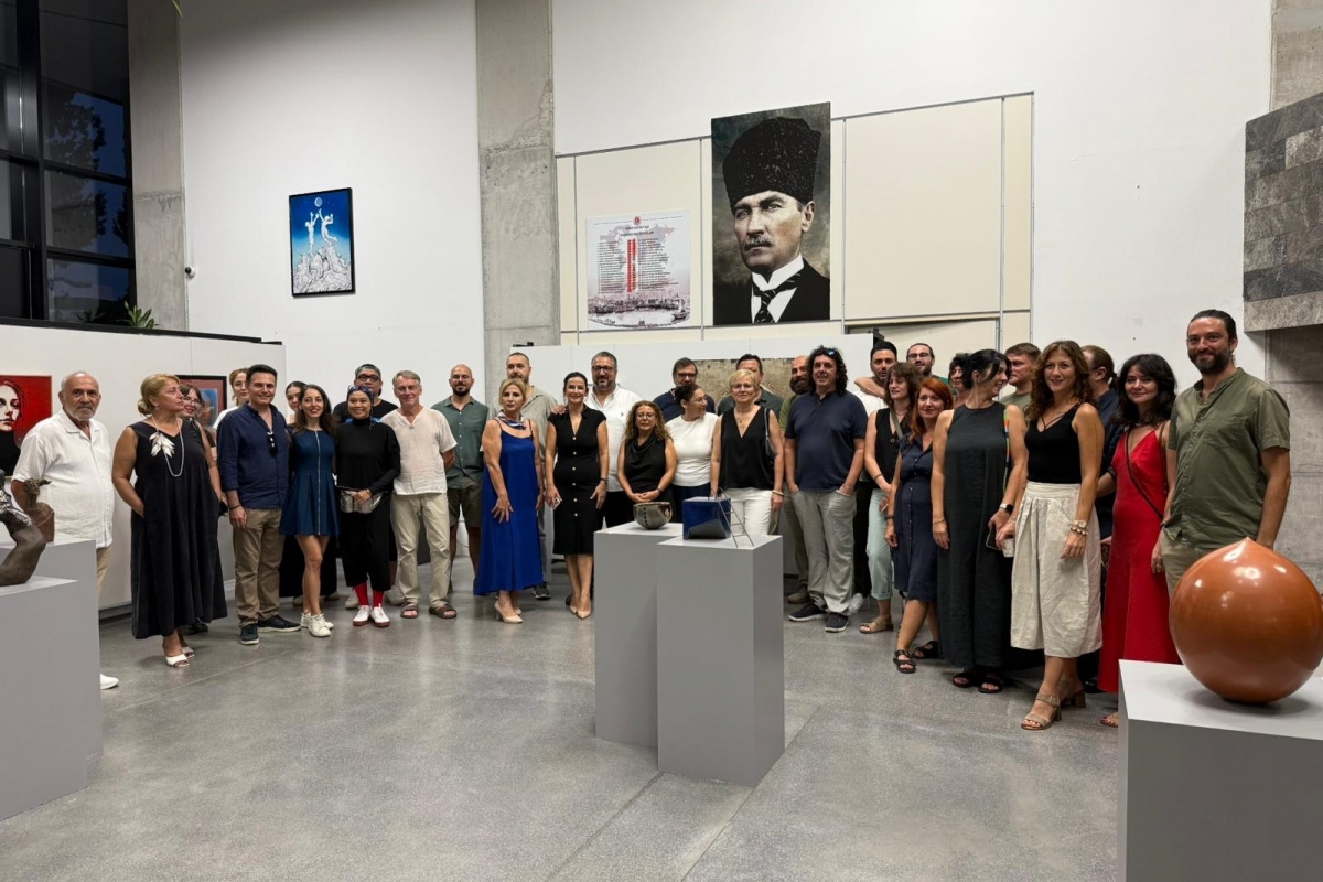 El ceramista castellonense Ángel Igual instala una obra en Chipre en un simposio internacional