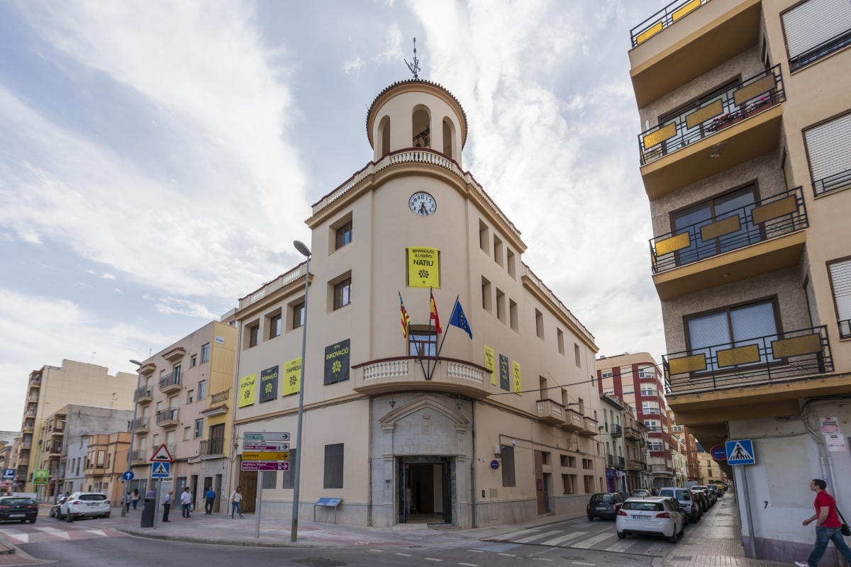 Nules estudia remodelar la antigua Cámara Agraria: pide al Consell protegerla junto a Les Casetes de la Mar