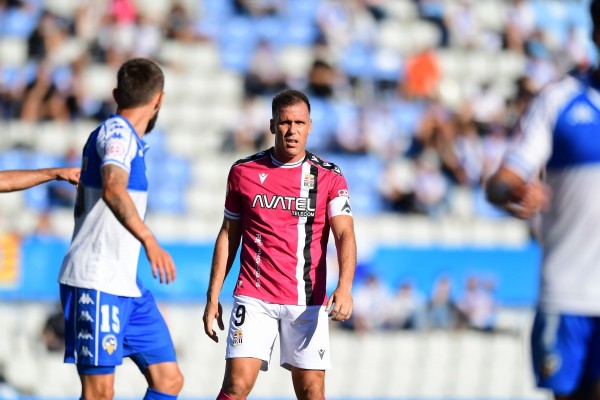 El Efesé empata a cero en el partido que se suspendió en Sabadell y roza el liderato en Primera RFEF